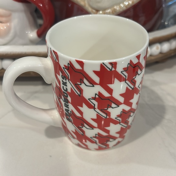 Starbucks’s 2017 houndstooth red and white mug GUC - Picture 2 of 3